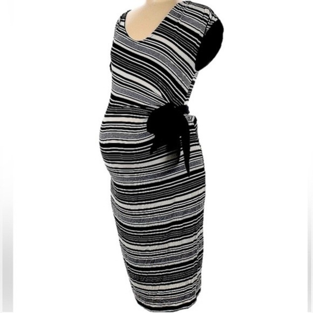 Liz Lange Maternity ruched tie side dress size small